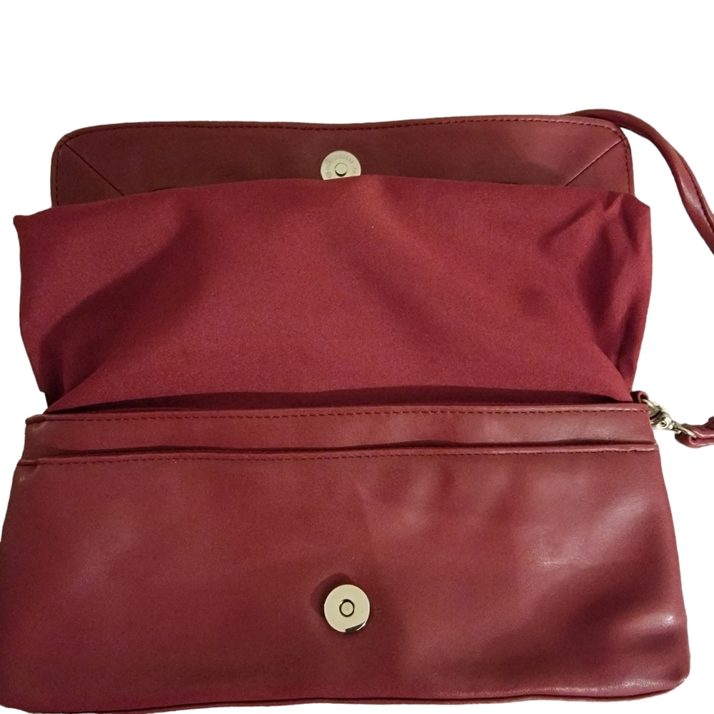 Apostrophe. Small Red Genuine Leather Purse. Trim is Man-Made. - Picture 4 of 8